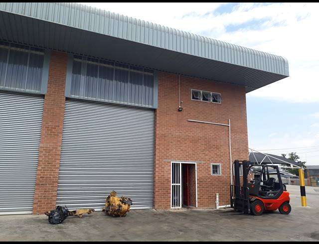 190M² WAREHOUSE TO LET IN SEBENZA